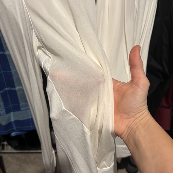 Guess by Marciano white blouse, new with tags. - Picture 3 of 5